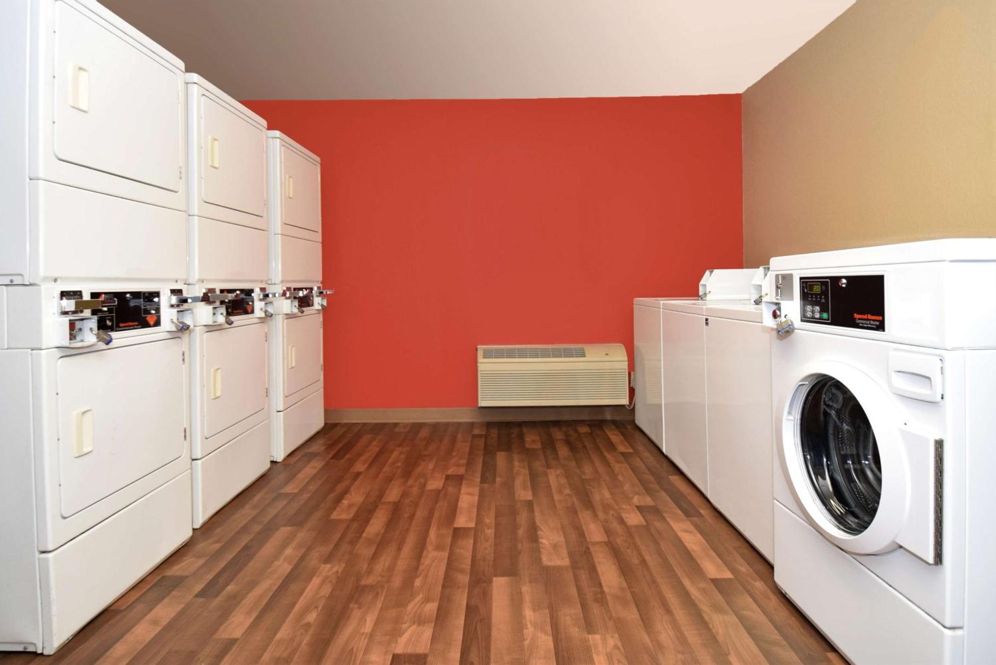 Extended Stay America Select Suites - Chicago - Westmont - Oak Brook Экстерьер фото