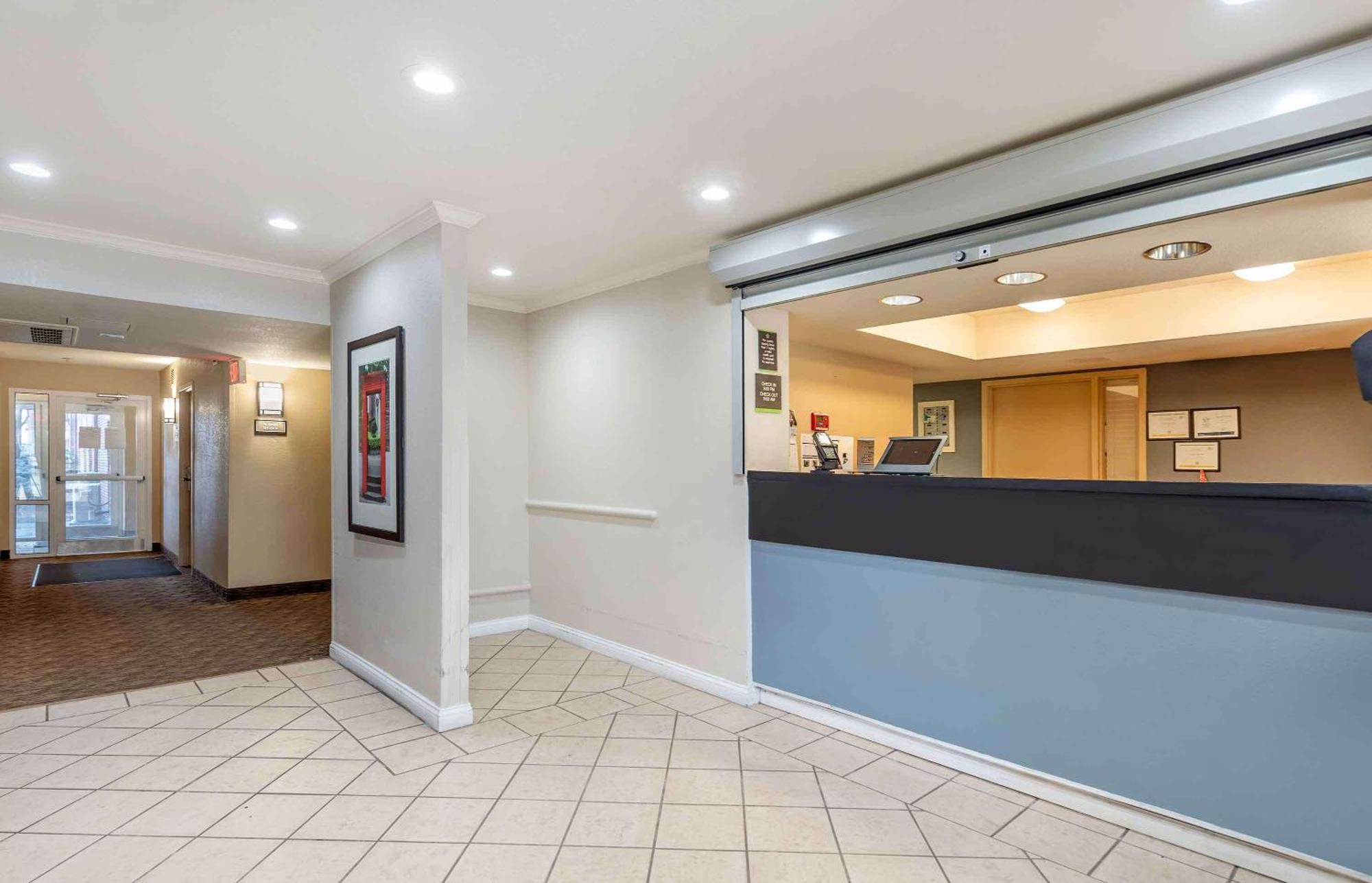 Extended Stay America Select Suites - Chicago - Westmont - Oak Brook Экстерьер фото