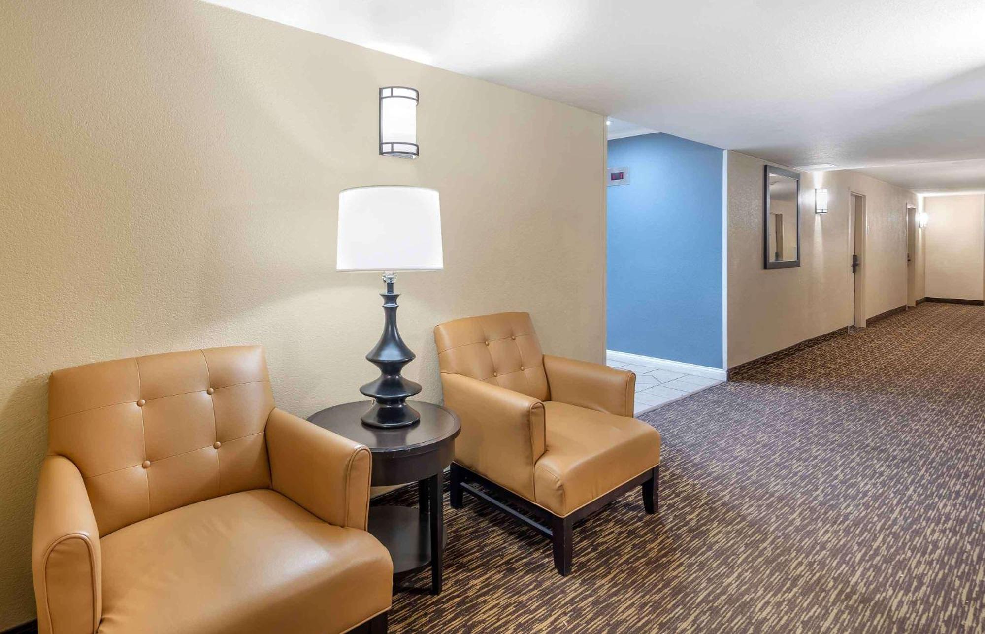 Extended Stay America Select Suites - Chicago - Westmont - Oak Brook Экстерьер фото