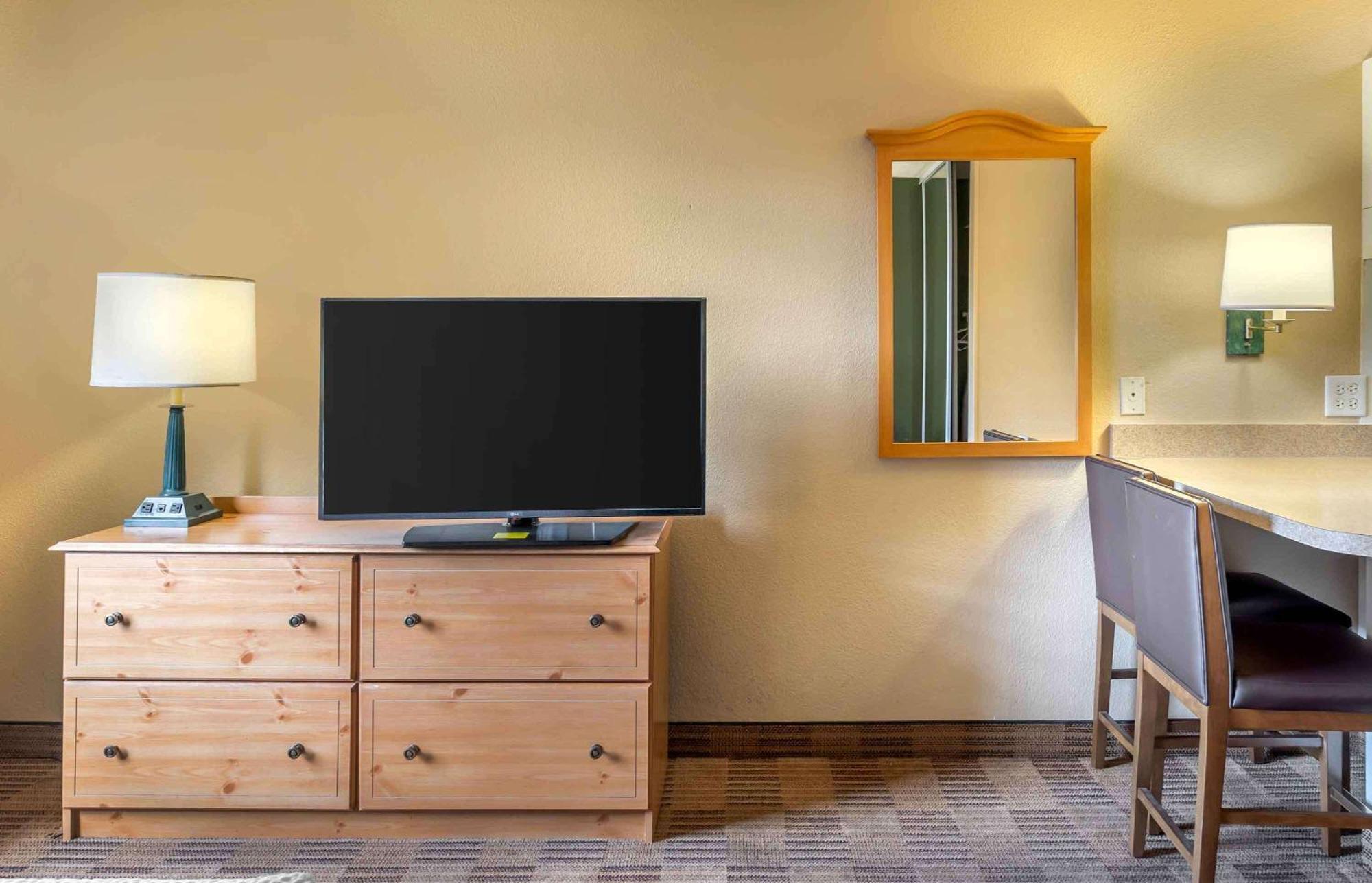 Extended Stay America Select Suites - Chicago - Westmont - Oak Brook Экстерьер фото