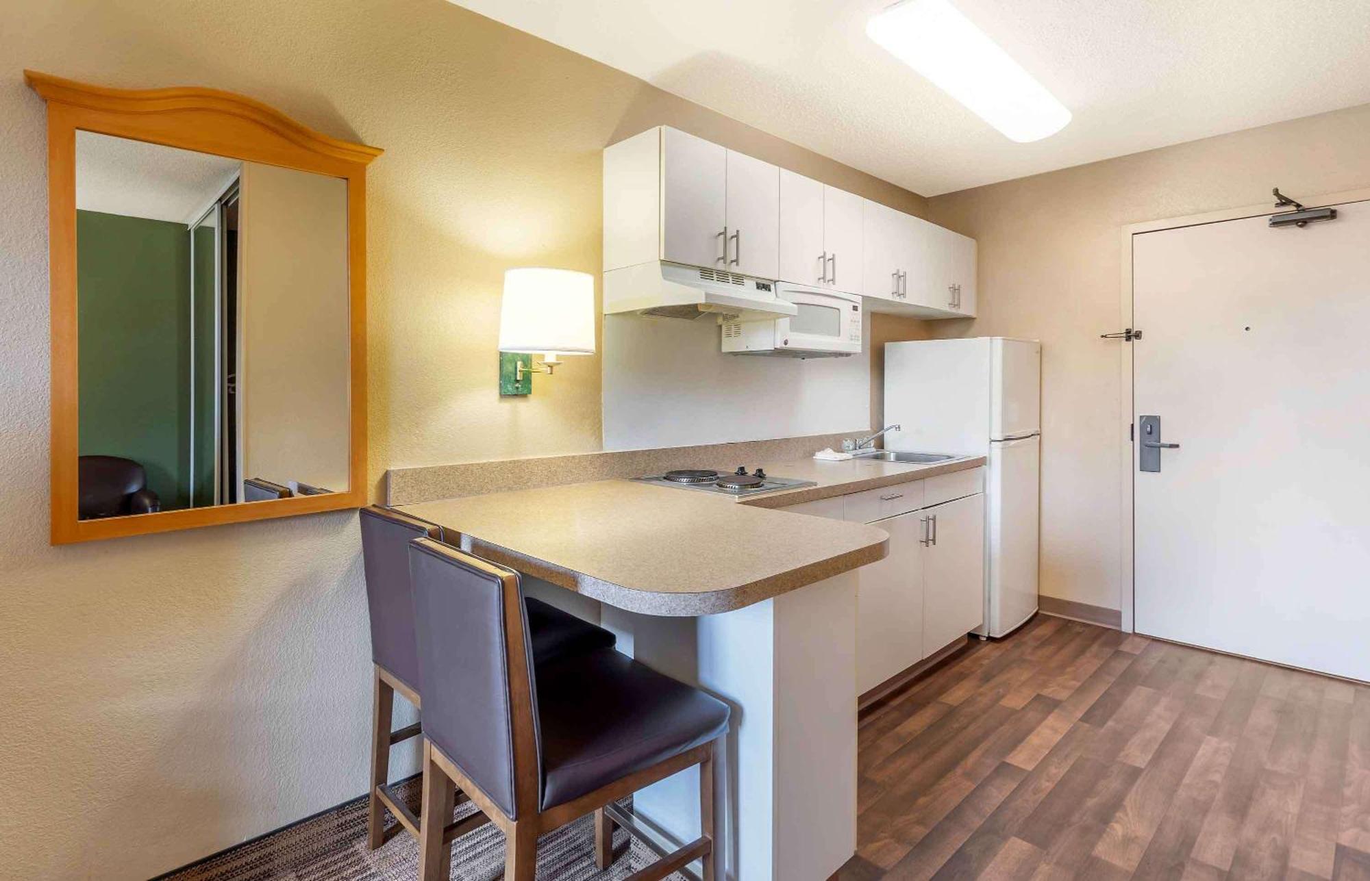 Extended Stay America Select Suites - Chicago - Westmont - Oak Brook Экстерьер фото