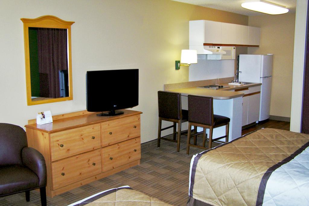 Extended Stay America Select Suites - Chicago - Westmont - Oak Brook Экстерьер фото