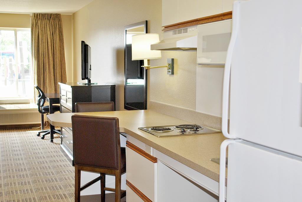 Extended Stay America Select Suites - Chicago - Westmont - Oak Brook Экстерьер фото