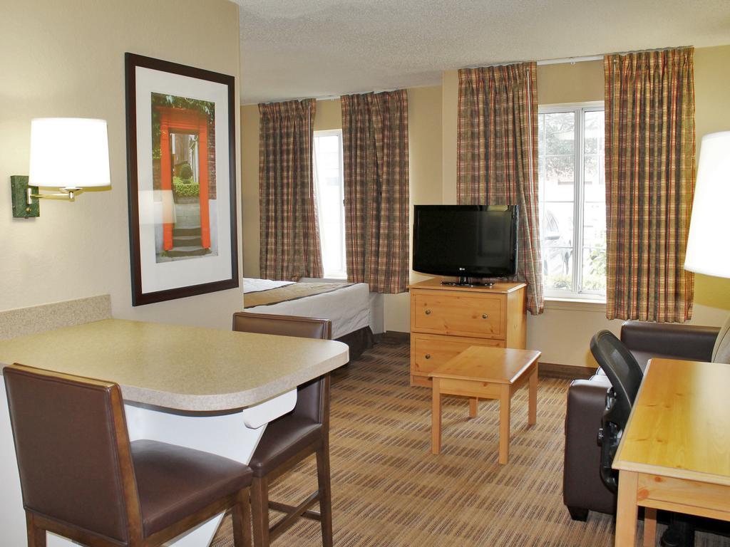 Extended Stay America Select Suites - Chicago - Westmont - Oak Brook Экстерьер фото