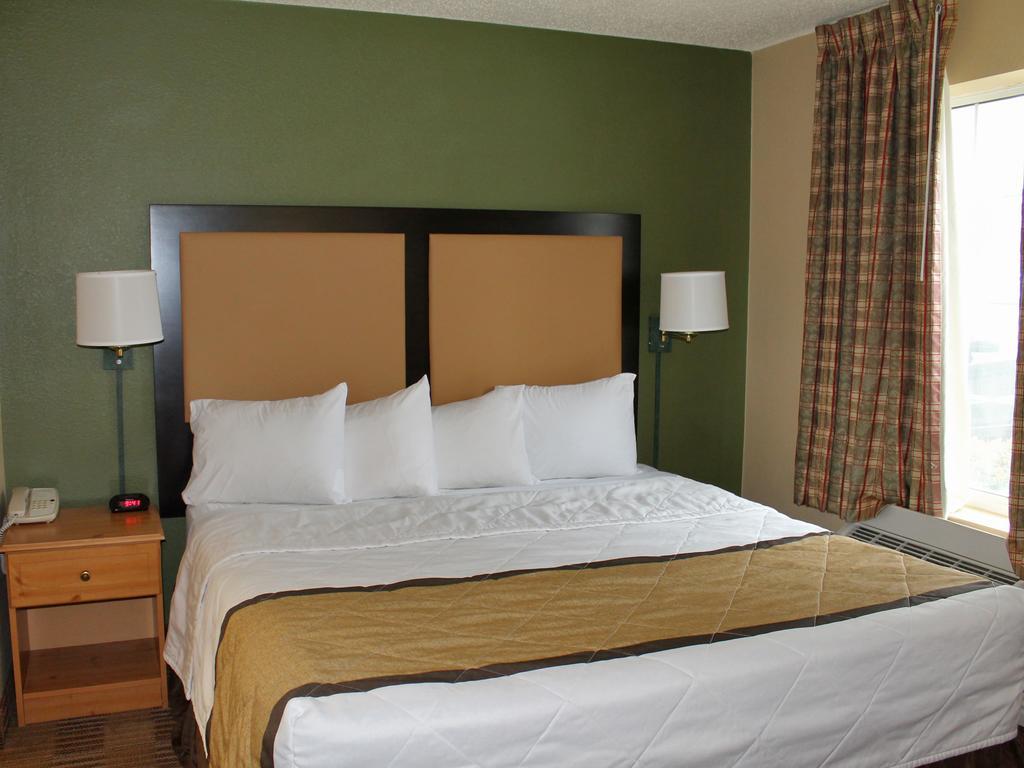 Extended Stay America Select Suites - Chicago - Westmont - Oak Brook Экстерьер фото
